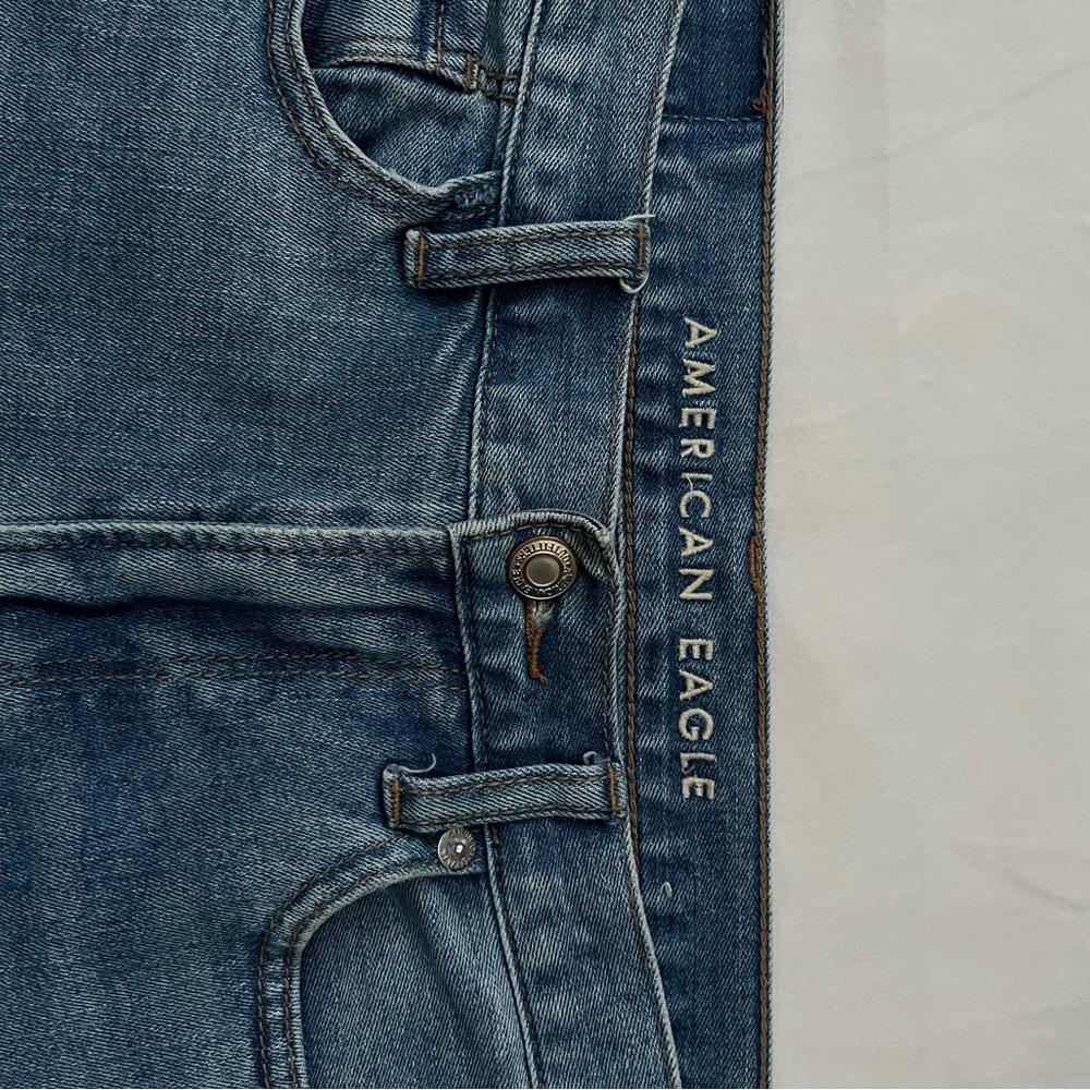 American Eagle Outfitters Men's Slim Blue Jeans - Picture 2 of 3